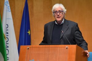Malumori per il filo Pechino in Sace