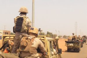 Macron perde pezzi e si gioca l’impero. I militari francesi lasciano il Senegal