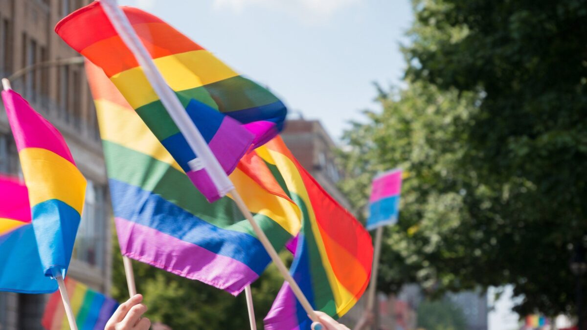 Non stupiamoci (troppo) dei pro Pal ai Pride