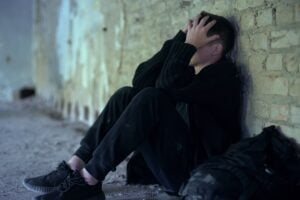 Sospette lesioni sul bimbo autistico. Adesso il caso finisce in Parlamento