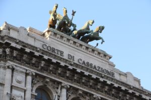 Cause per danni climatici. La Cassazione legalizza estorsioni green alle aziende