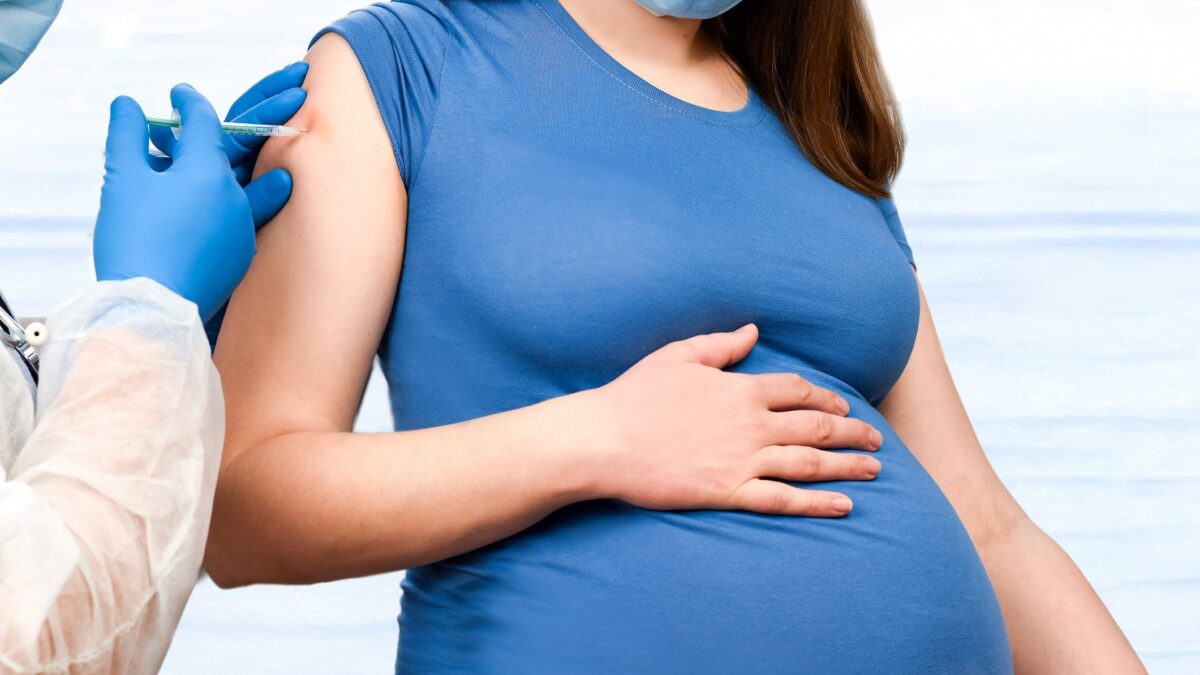 Virus respiratorio, medici più vaccinisti di Pfizer a scapito di mamme e bambini