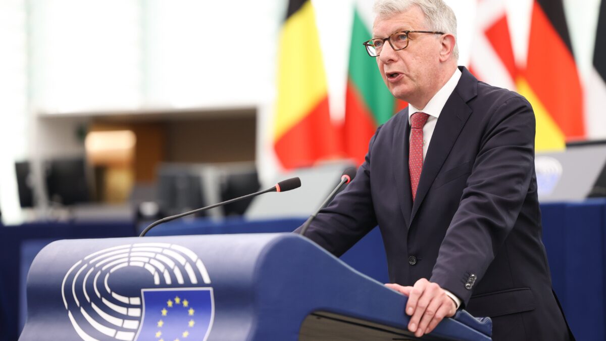 Fernand Kartheiser: «L’Ue crea nemici per rafforzarsi»