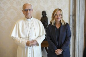 Pace, bioetica e Rerum novarum 2.0. Meloni rinsalda l’asse Chigi-Vaticano