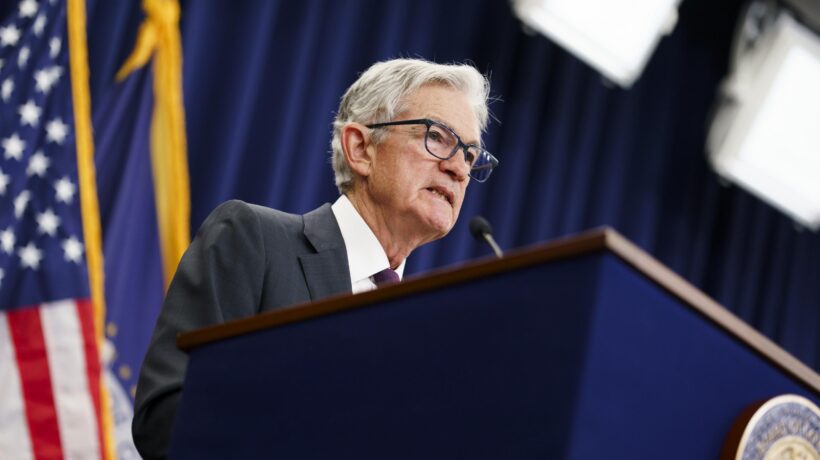 Powell va ancora contro Donald: «Tassi fermi, debito insostenibile»