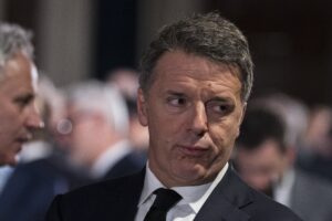 Renzi lancia la «tenda riformista» per cercare di non scomparire