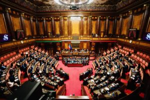 Dem e M5s: lo Stato paghi il suicidio assistito