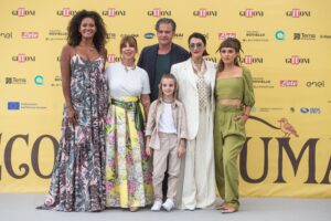Apre col botto il Giffoni film festival: il bambino che ama vestirsi da donna