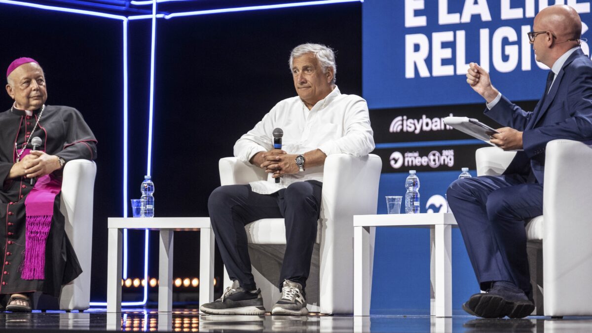Tajani punta ad al-Jolani per tutelare i cristiani in Siria