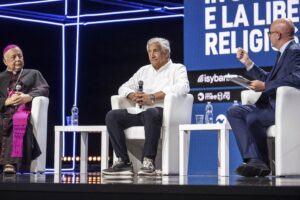 Tajani punta ad al-Jolani per tutelare i cristiani in Siria