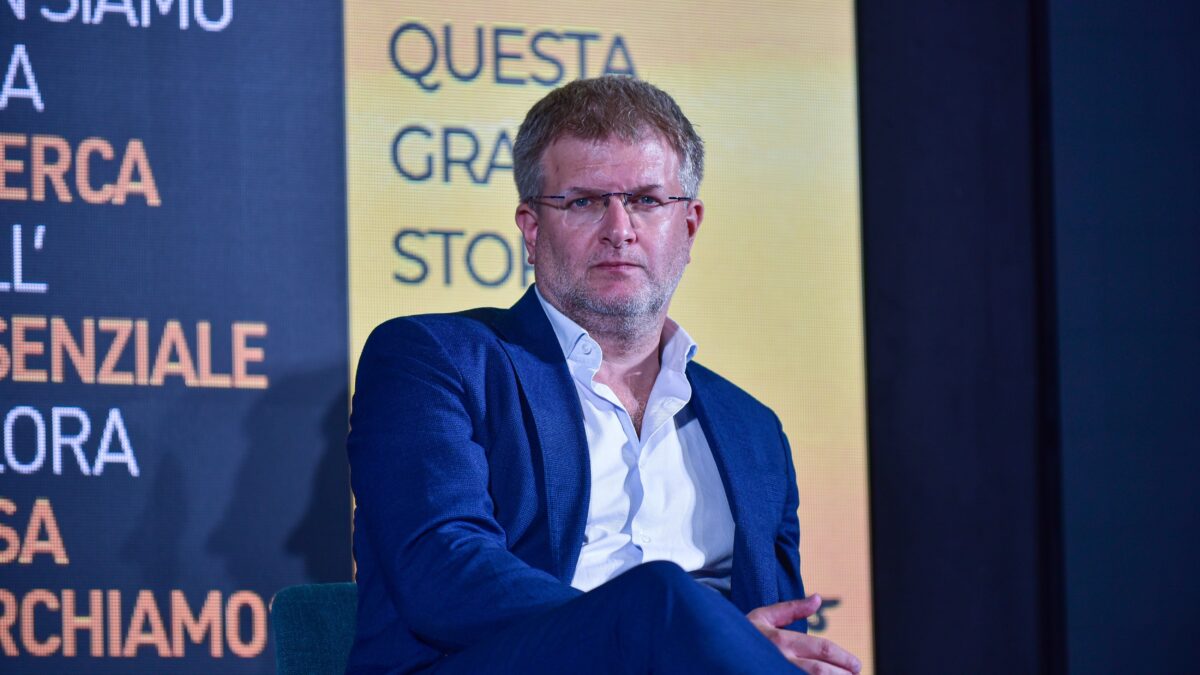 Carlo Fidanza: «Sui rom la sinistra fa come gli struzzi»