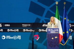 L’ovazione per la Meloni al Meeting riattizza la faida nell’opposizione