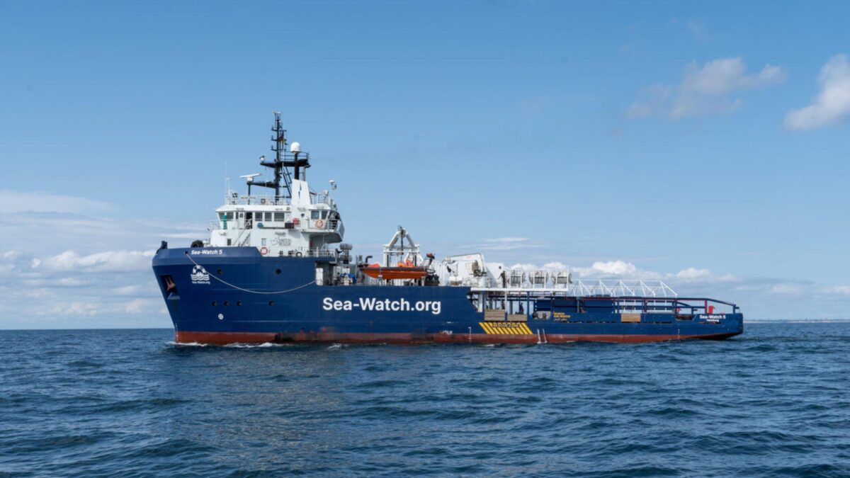 Sea-Watch accusa Frontex: smentita