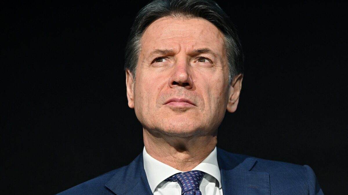 Fdi mette Conte con le spalle al muro: «Taci per avere il via libera a Fico?»
