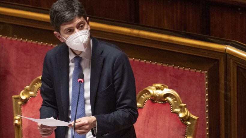 Ecco le prove: c’era il ministro dietro i vaccini ai diciottenni