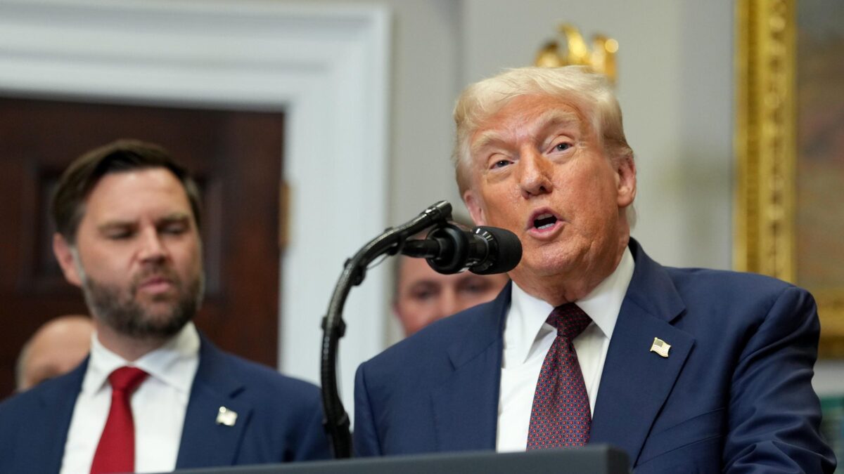 Trump firma l’ordine esecutivo. Dazi in vigore dal 7 agosto