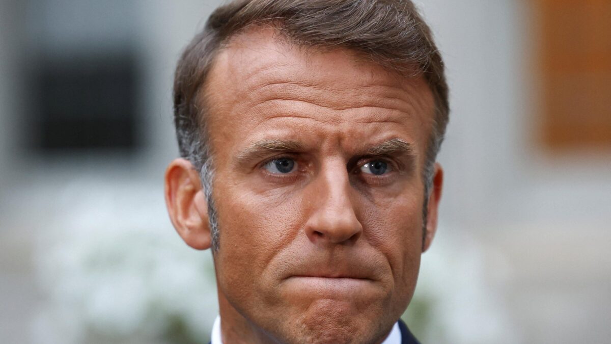 Macché insulti. Macron, se  vuole, prenda il bus e vada lui  a Kiev