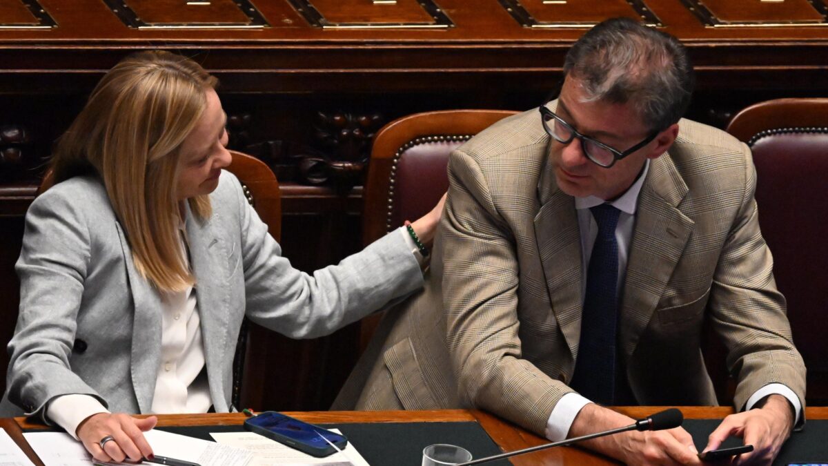 Rottamazione, spread e Parigi. Crescono le risorse per la manovra