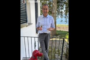 Un nuovo bubbone a palazzopoli ma Sala si gode il drink sul lago