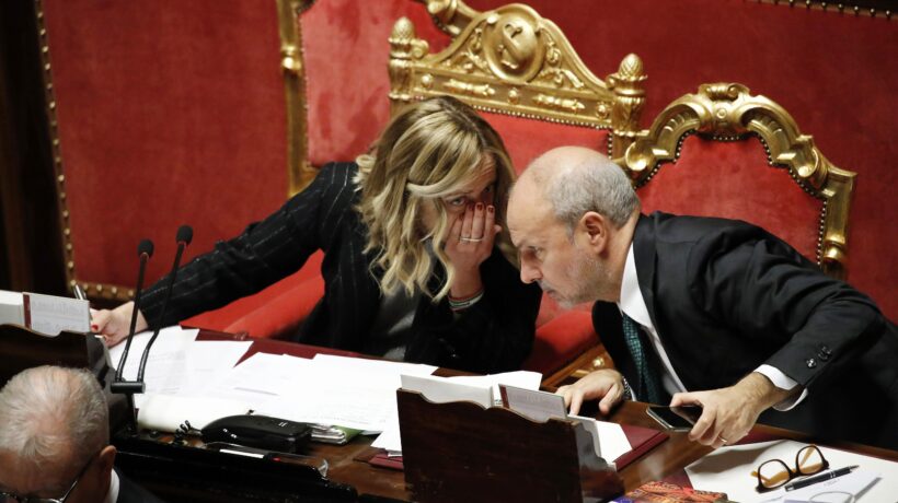 Autogol di Schillaci: cede al pressing e azzera il comitato. Meloni contrariata