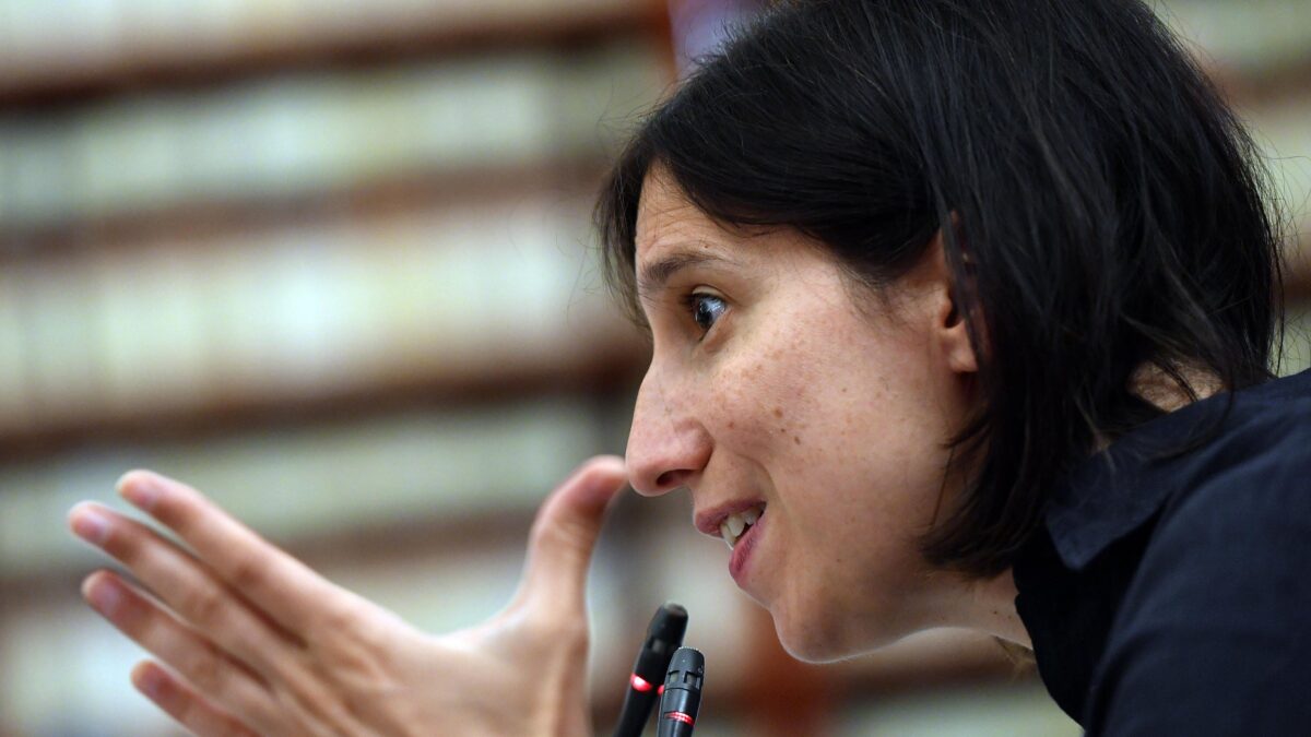 La Schlein lo difende, M5s scopre «la scienza»