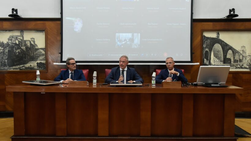 Boccata d’ossigeno per l’Ilva: c’è intesa sull’acciaio «pulito». Ma non si sa quando