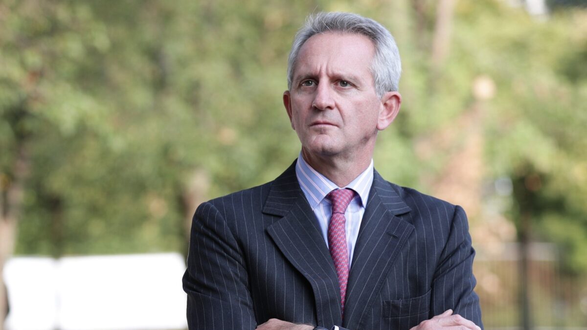 Nagel in ritirata: vende le sue azioni di Mediobanca e incassa 22 milioni