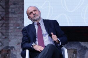 Visti i precedenti, fatemi ministro