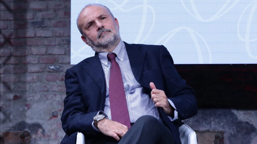 Visti i precedenti, fatemi ministro