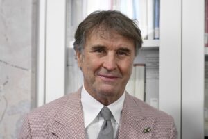 I fondi speculativi «spogliano» Cucinelli: sanzioni russe violate. Titolo giù del 17%