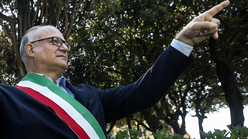 Roma, Gualtieri fa la guerra all’auto: limiti di 30 all’ora e fasce «ecologiche»