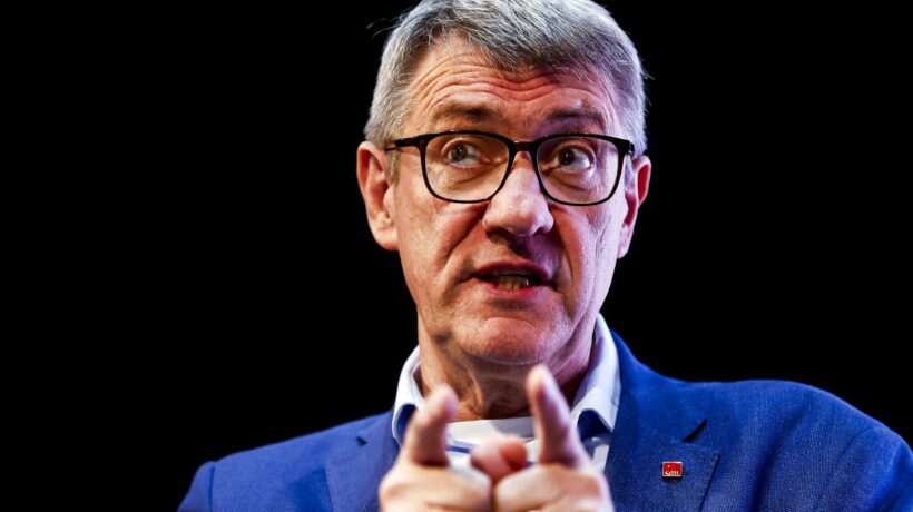 Landini nega la discesa in politica mentre fa politica contro il governo