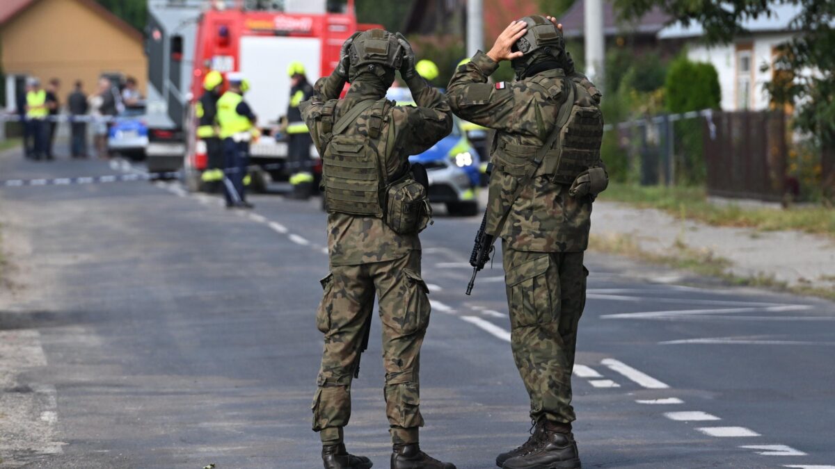 Droni russi in Polonia. Tusk chiama la Nato e Roma invia i suoi jet