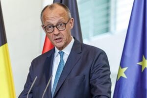 Merz fa muro sull’Italia che conquista il gas tedesco e stende i tappeti alla Cina