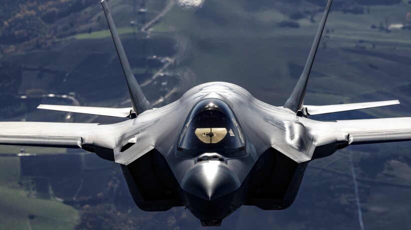 F-35 del 32°Stormo in volo di ricognizione (Ansa)