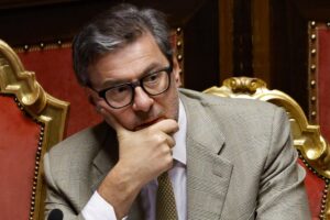 Giorgetti frena su Bpm-Crédit Agricole