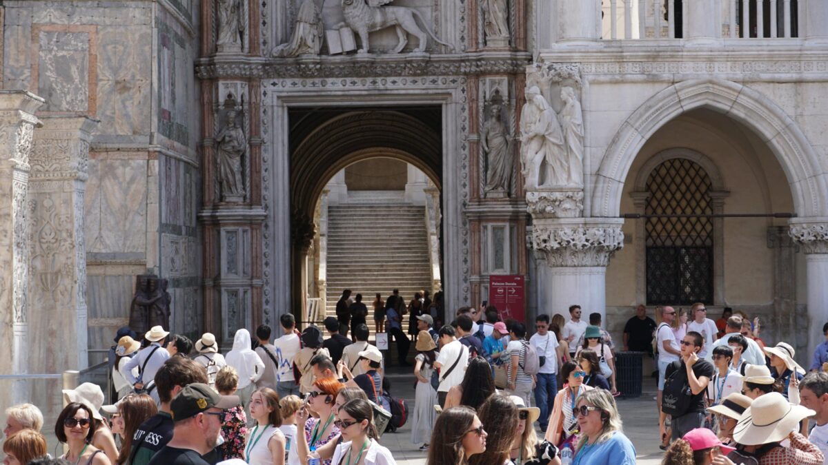 Borseggiatrici fermate: 130. Borseggiatrici in carcere: 0