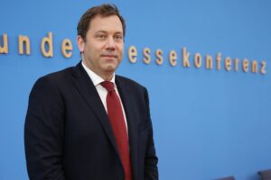 Germania malata, arriva l’austerità: sforbiciata alle pensioni e ai sussidi