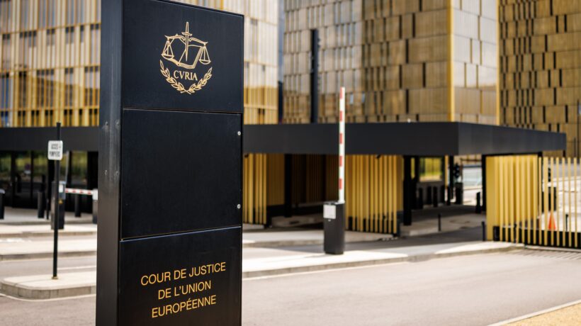 L’Europa non si regge in piedi ma vuol farci cambiare sesso