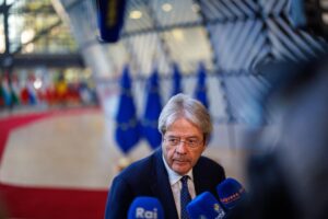 Anche Gentiloni ha un piano Ue: tanto debito e poca democrazia