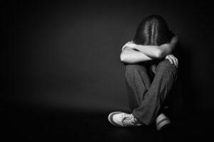 Violentano e filmano una bambina: presi due ragazzi nordafricani