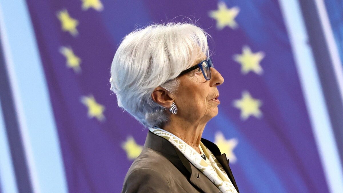 Per aiutare Parigi la Lagarde ingrana la retro su spread e ruolo della Bce
