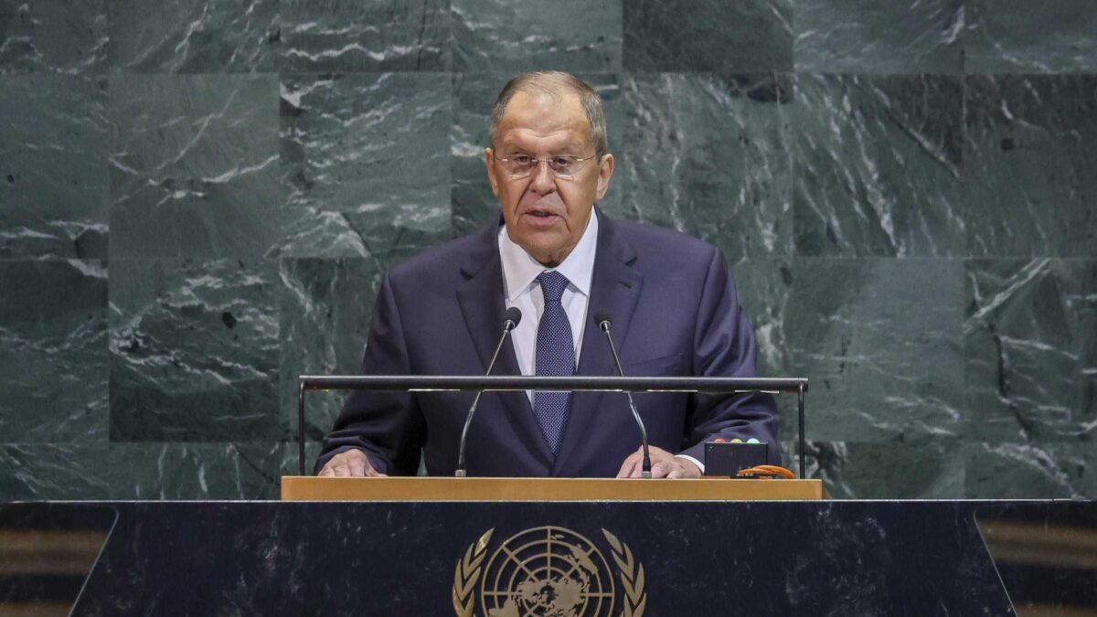 Lavrov: «Niente attacchi a Ue e Nato». Kiev dichiara guerra ai disabili russi