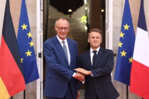 Blitz di Macron e Germania per portar via soldi all’Italia