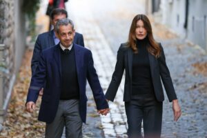 Sarkozy ormai ha smesso di ridere. Condannato a 5 anni, andrà in cella
