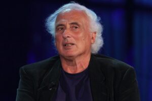 Addio a Stefano Benni, poeta disilluso che ci lascia i suoi universi stralunati