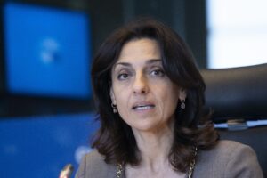 Mediobanca e Mps salgono in Borsa ma il Pd se la prende con il governo