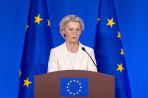 Governo alleato anche con Stellantis pur di schivare le trappole di Ursula
