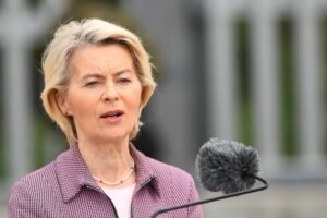 Ursula assediata: si riapre la partita sui dazi