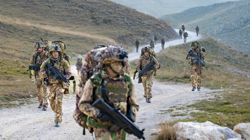 Pattuglia appiedata in montagna (Esercito Italiano)